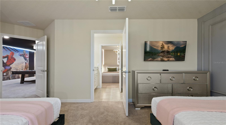 DAVENPORT, Florida 33897, 10 Bedrooms Bedrooms, ,8 BathroomsBathrooms,Residential,For Sale,LANA,0,MFRO6395995