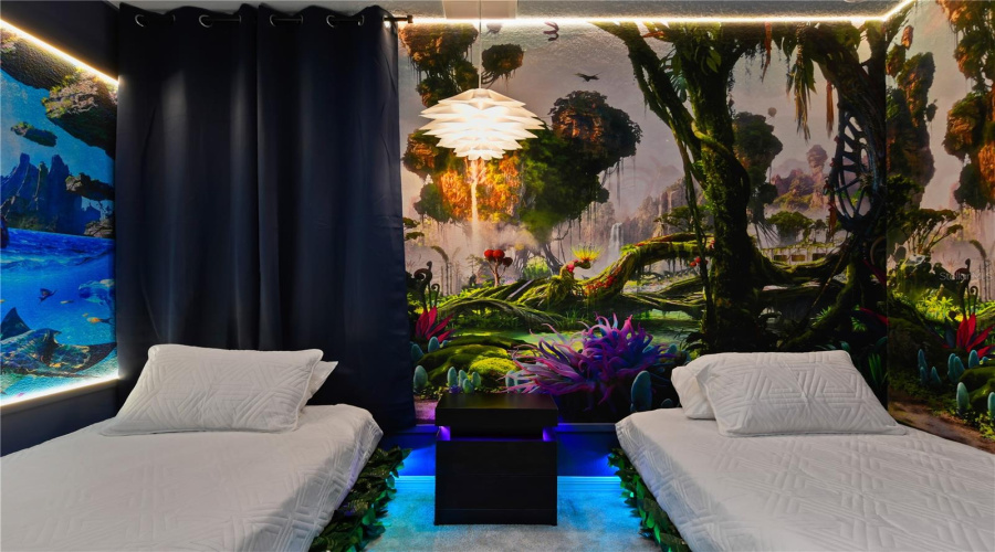 DAVENPORT, Florida 33897, 10 Bedrooms Bedrooms, ,8 BathroomsBathrooms,Residential,For Sale,LANA,0,MFRO6395995