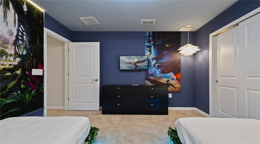 DAVENPORT, Florida 33897, 10 Bedrooms Bedrooms, ,8 BathroomsBathrooms,Residential,For Sale,LANA,0,MFRO6395995