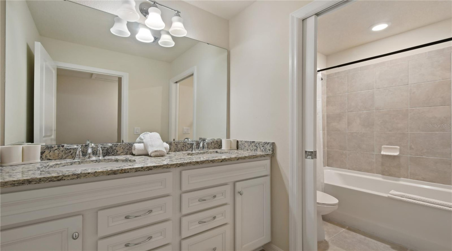 DAVENPORT, Florida 33897, 10 Bedrooms Bedrooms, ,8 BathroomsBathrooms,Residential,For Sale,LANA,0,MFRO6395995