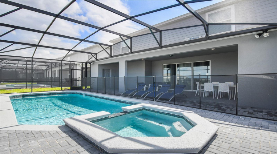 DAVENPORT, Florida 33897, 10 Bedrooms Bedrooms, ,8 BathroomsBathrooms,Residential,For Sale,LANA,0,MFRO6395995