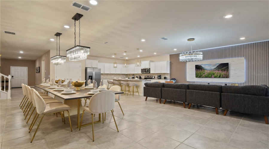 DAVENPORT, Florida 33897, 10 Bedrooms Bedrooms, ,8 BathroomsBathrooms,Residential,For Sale,LANA,0,MFRO6395995