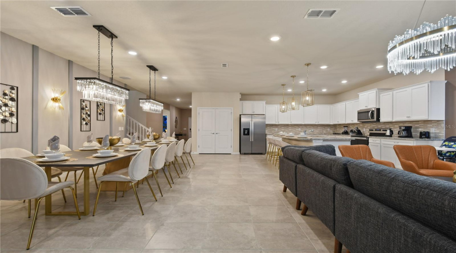 DAVENPORT, Florida 33897, 10 Bedrooms Bedrooms, ,8 BathroomsBathrooms,Residential,For Sale,LANA,0,MFRO6395995