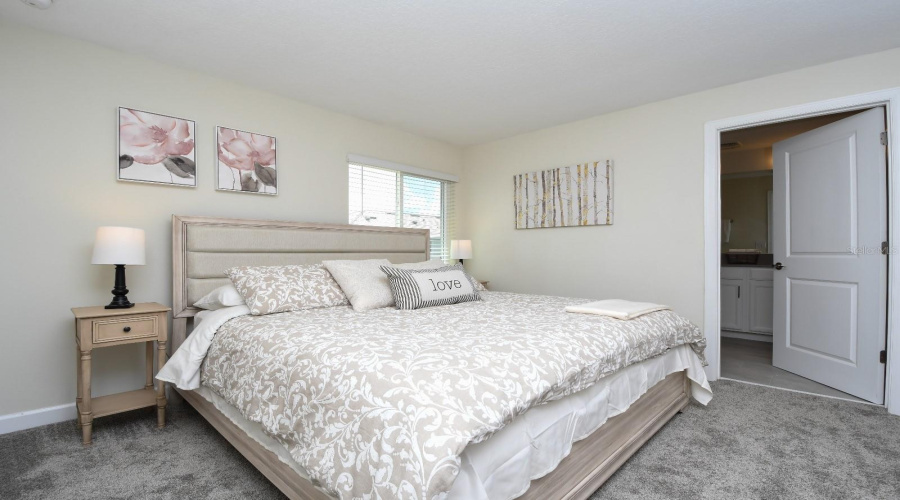 KISSIMMEE, Florida 34746, 5 Bedrooms Bedrooms, ,4 BathroomsBathrooms,Residential,For Sale,MEMORIES,0,MFRG5098710