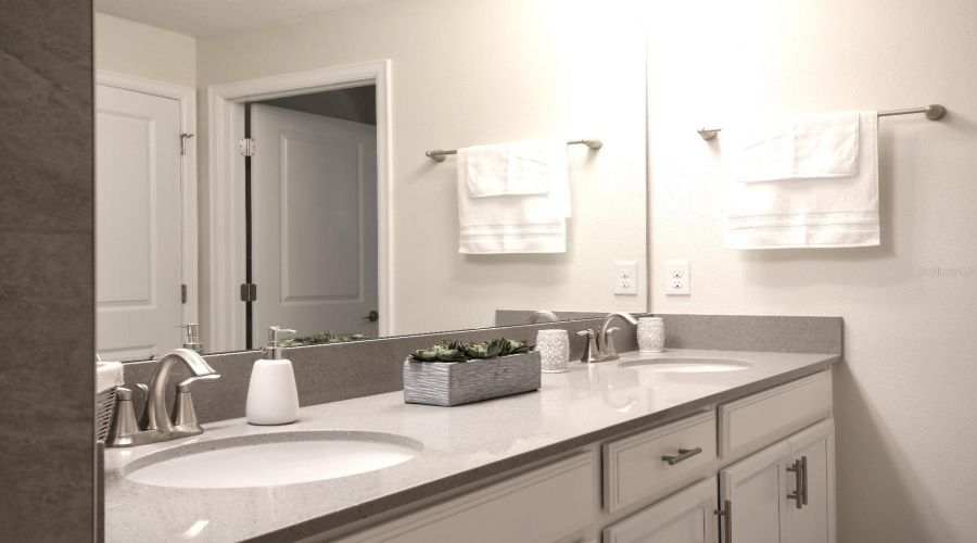 KISSIMMEE, Florida 34746, 5 Bedrooms Bedrooms, ,4 BathroomsBathrooms,Residential,For Sale,MEMORIES,0,MFRG5098710