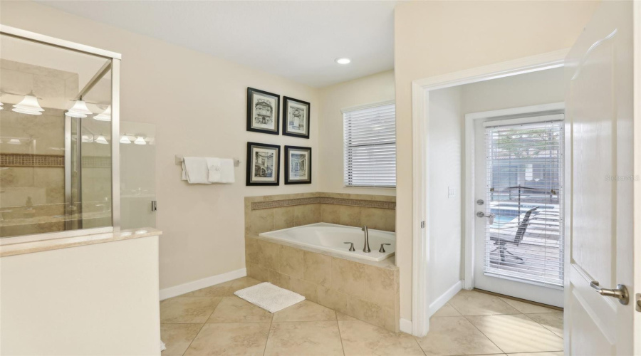 DAVENPORT, Florida 33896, 8 Bedrooms Bedrooms, ,5 BathroomsBathrooms,Residential,For Sale,WEXFORD,0,MFRO6209011