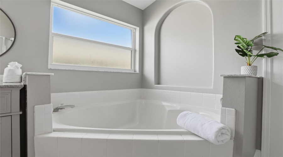 KISSIMMEE, Florida 34747, 4 Bedrooms Bedrooms, ,3 BathroomsBathrooms,Residential,For Sale,ONEIDA,0,MFRS5147106