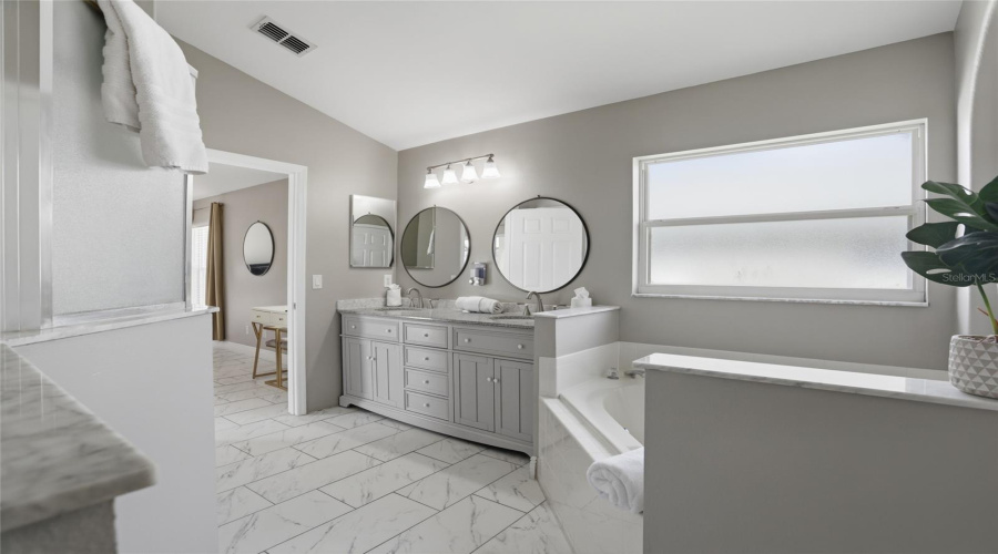 KISSIMMEE, Florida 34747, 4 Bedrooms Bedrooms, ,3 BathroomsBathrooms,Residential,For Sale,ONEIDA,0,MFRS5147106