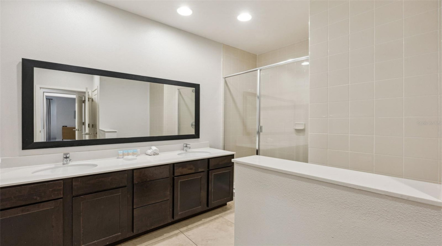 KISSIMMEE, Florida 34746, 2 Bedrooms Bedrooms, ,2 BathroomsBathrooms,Residential,For Sale,ROADSTER,0,MFRS5139999