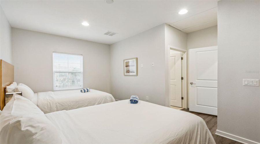 KISSIMMEE, Florida 34746, 2 Bedrooms Bedrooms, ,2 BathroomsBathrooms,Residential,For Sale,ROADSTER,0,MFRS5139999