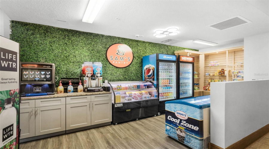 KISSIMMEE, Florida 34746, 2 Bedrooms Bedrooms, ,2 BathroomsBathrooms,Residential,For Sale,ROADSTER,0,MFRS5139999