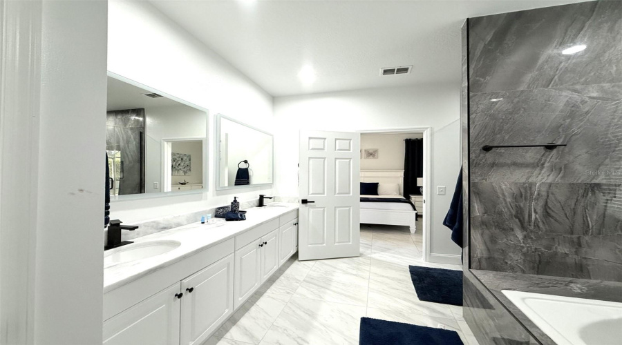 KISSIMMEE, Florida 34747, 6 Bedrooms Bedrooms, ,4 BathroomsBathrooms,Residential,For Sale,WYNDHAM PALMS,0,MFRO6353619