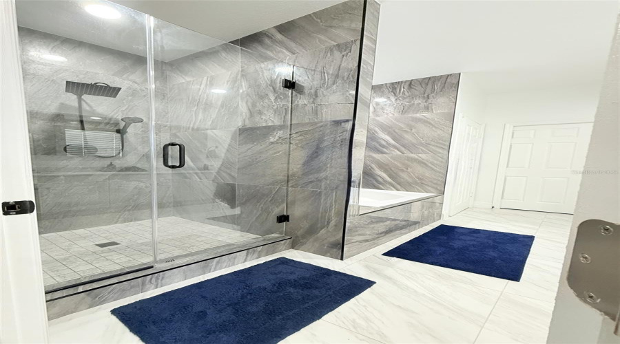 KISSIMMEE, Florida 34747, 6 Bedrooms Bedrooms, ,4 BathroomsBathrooms,Residential,For Sale,WYNDHAM PALMS,0,MFRO6353619