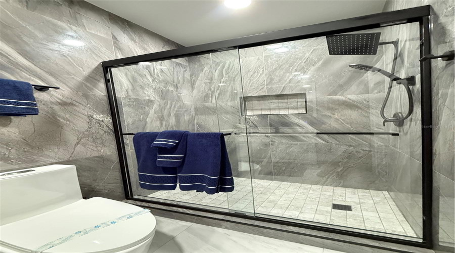 KISSIMMEE, Florida 34747, 6 Bedrooms Bedrooms, ,4 BathroomsBathrooms,Residential,For Sale,WYNDHAM PALMS,0,MFRO6353619