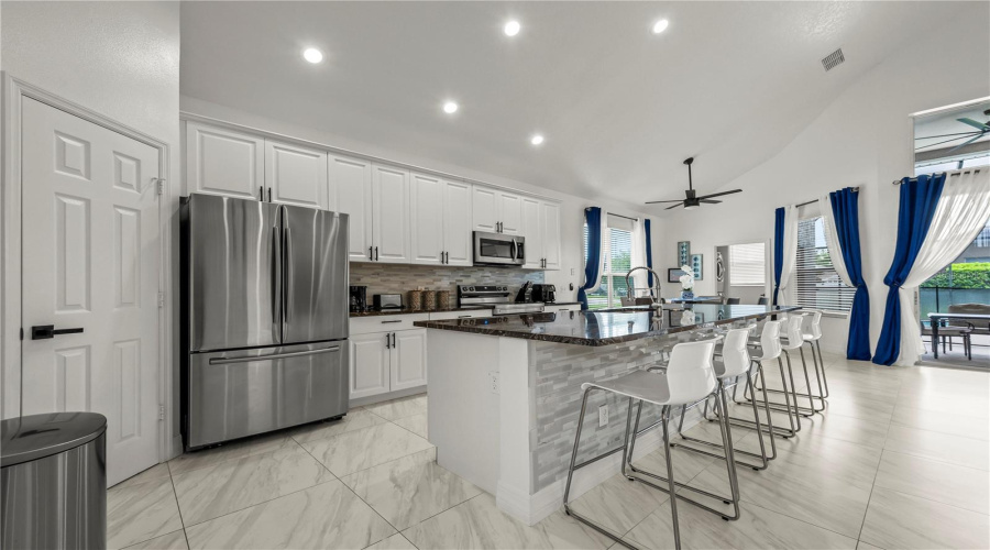 KISSIMMEE, Florida 34747, 6 Bedrooms Bedrooms, ,4 BathroomsBathrooms,Residential,For Sale,WYNDHAM PALMS,0,MFRO6353619