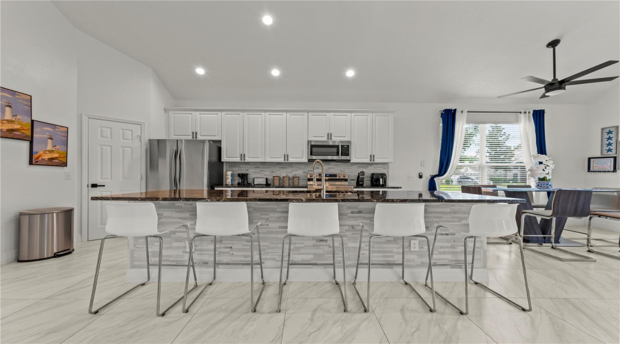 KISSIMMEE, Florida 34747, 6 Bedrooms Bedrooms, ,4 BathroomsBathrooms,Residential,For Sale,WYNDHAM PALMS,0,MFRO6353619