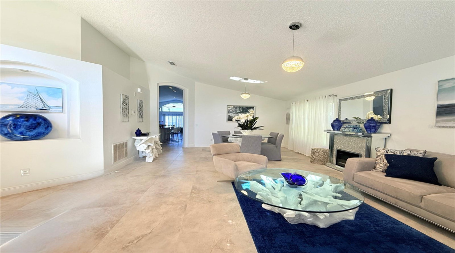 KISSIMMEE, Florida 34747, 4 Bedrooms Bedrooms, ,3 BathroomsBathrooms,Residential,For Sale,SUNRISE KEY,0,MFRO6361527