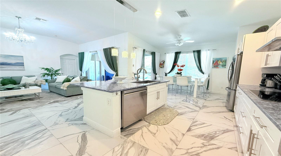 KISSIMMEE, Florida 34747, 4 Bedrooms Bedrooms, ,3 BathroomsBathrooms,Residential,For Sale,SUN PALM,0,MFRO6361053