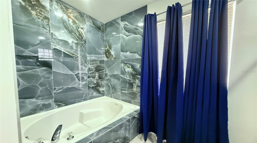 KISSIMMEE, Florida 34747, 4 Bedrooms Bedrooms, ,3 BathroomsBathrooms,Residential,For Sale,SUN PALM,0,MFRO6361053