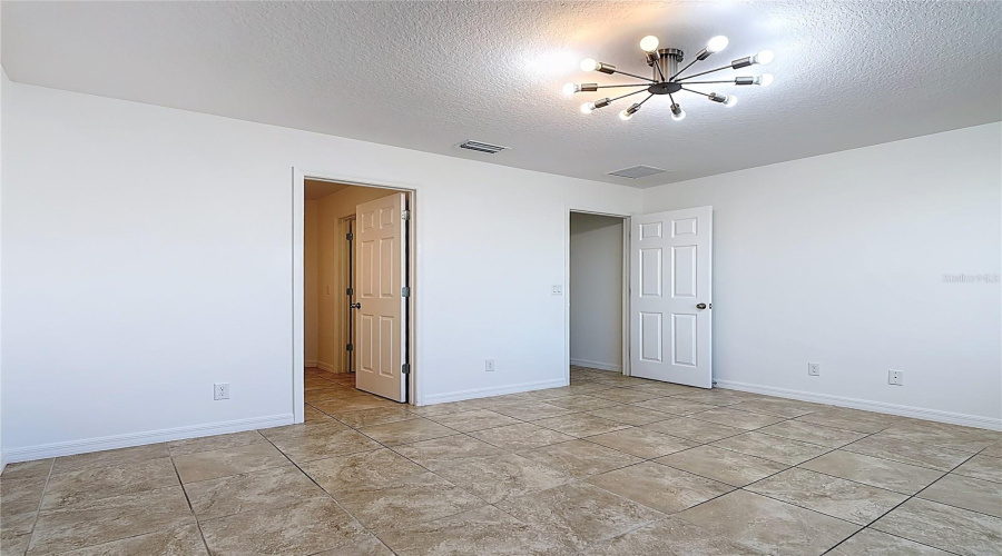 DAVENPORT, Florida 33837, 5 Bedrooms Bedrooms, ,3 BathroomsBathrooms,Residential,For Sale,SAMUEL,0,MFRS5144797