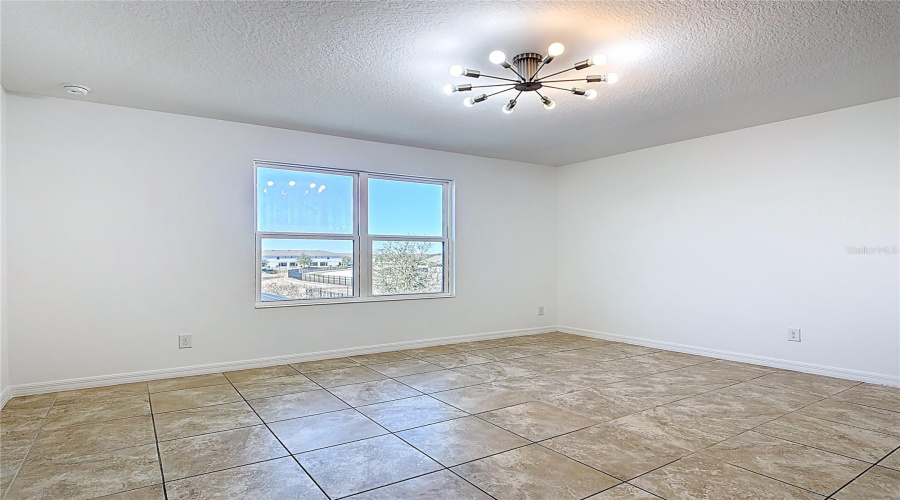 DAVENPORT, Florida 33837, 5 Bedrooms Bedrooms, ,3 BathroomsBathrooms,Residential,For Sale,SAMUEL,0,MFRS5144797