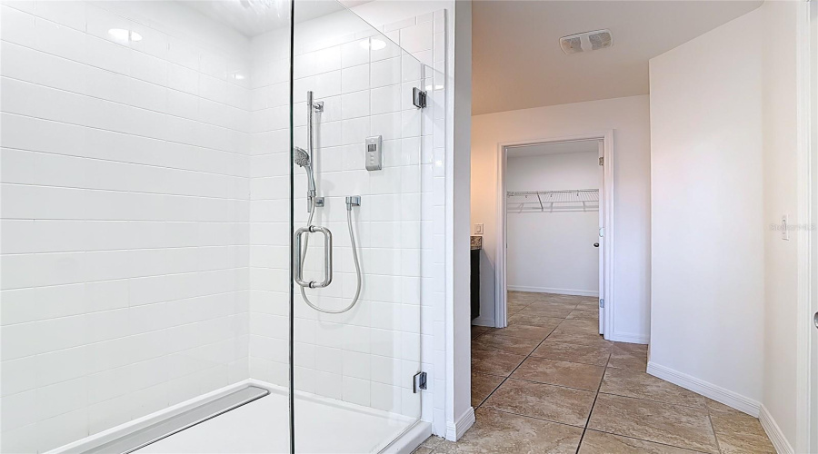 DAVENPORT, Florida 33837, 5 Bedrooms Bedrooms, ,3 BathroomsBathrooms,Residential,For Sale,SAMUEL,0,MFRS5144797