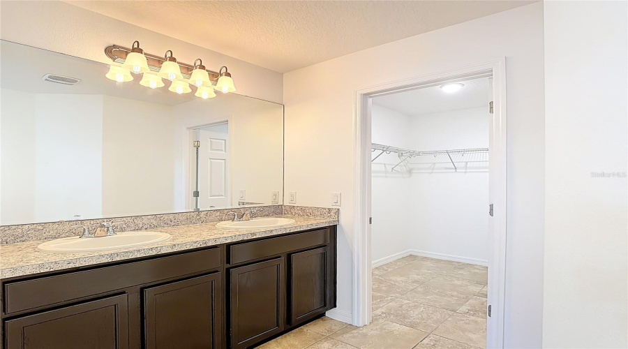 DAVENPORT, Florida 33837, 5 Bedrooms Bedrooms, ,3 BathroomsBathrooms,Residential,For Sale,SAMUEL,0,MFRS5144797