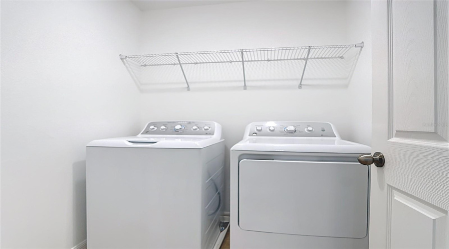 DAVENPORT, Florida 33837, 5 Bedrooms Bedrooms, ,3 BathroomsBathrooms,Residential,For Sale,SAMUEL,0,MFRS5144797