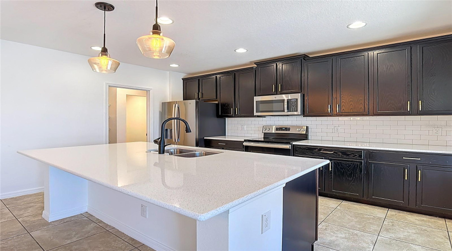 DAVENPORT, Florida 33837, 5 Bedrooms Bedrooms, ,3 BathroomsBathrooms,Residential,For Sale,SAMUEL,0,MFRS5144797