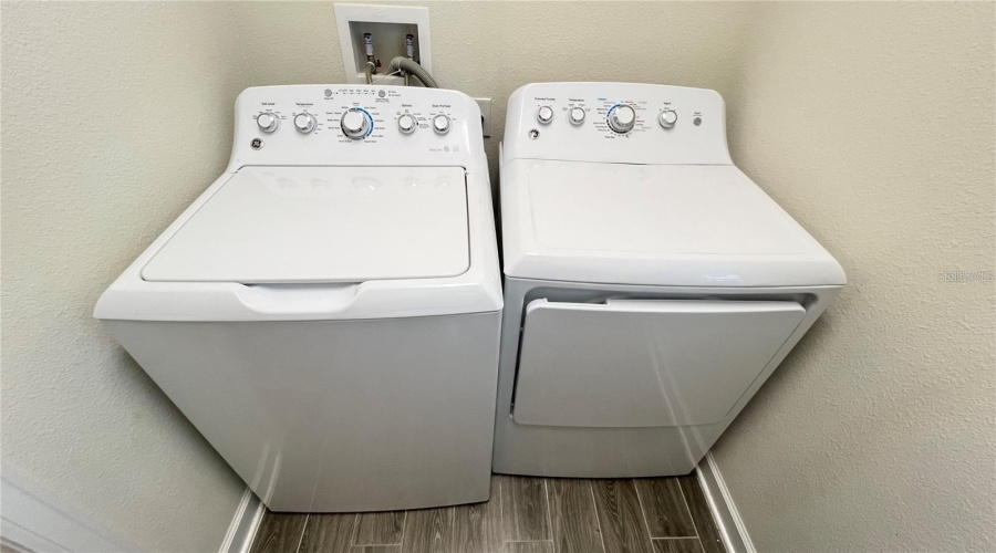 DAVENPORT, Florida 33896, 3 Bedrooms Bedrooms, ,2 BathroomsBathrooms,Residential,For Sale,BETH PAGE,0,MFRS5147129