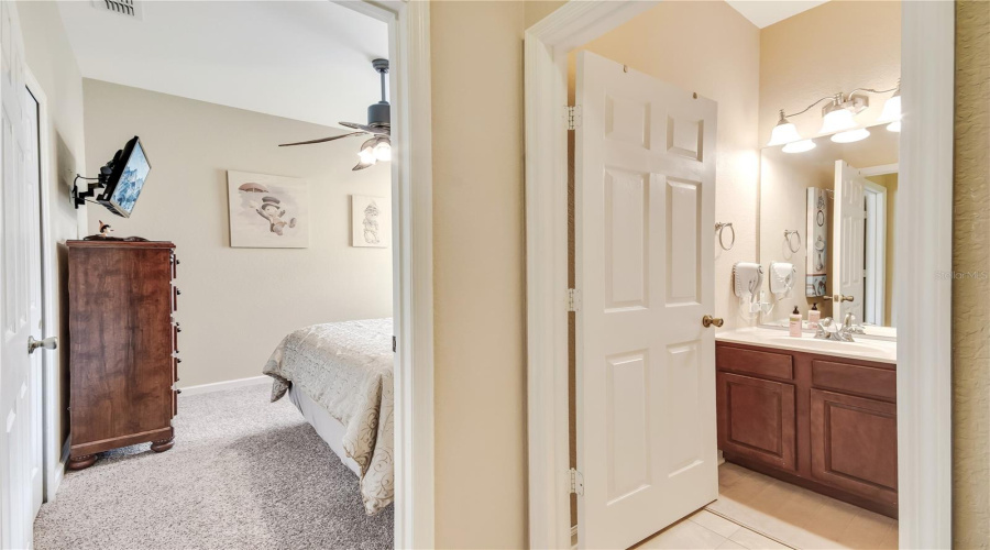 KISSIMMEE, Florida 34747, 5 Bedrooms Bedrooms, ,5 BathroomsBathrooms,Residential,For Sale,DINVILLE,0,MFRV4948323