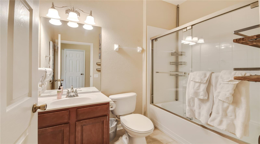 KISSIMMEE, Florida 34747, 5 Bedrooms Bedrooms, ,5 BathroomsBathrooms,Residential,For Sale,DINVILLE,0,MFRV4948323