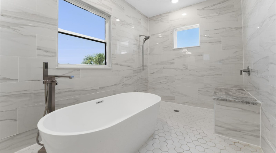KISSIMMEE, Florida 34746, 5 Bedrooms Bedrooms, ,4 BathroomsBathrooms,Residential,For Sale,GOBLET COVE,0,MFRS5147189