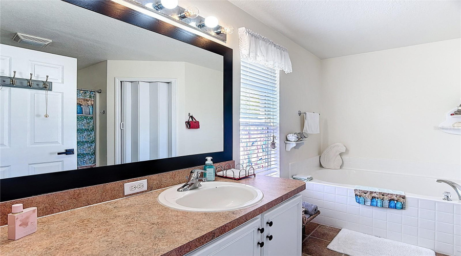 DAVENPORT, Florida 33837, 3 Bedrooms Bedrooms, ,2 BathroomsBathrooms,Residential,For Sale,VERBENA,0,MFRO6395616