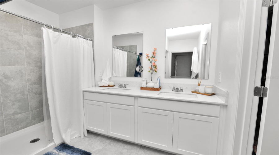 DAVENPORT, Florida 33837, 3 Bedrooms Bedrooms, ,2 BathroomsBathrooms,Residential,For Sale,WHITE WATER,0,MFRTB8494076