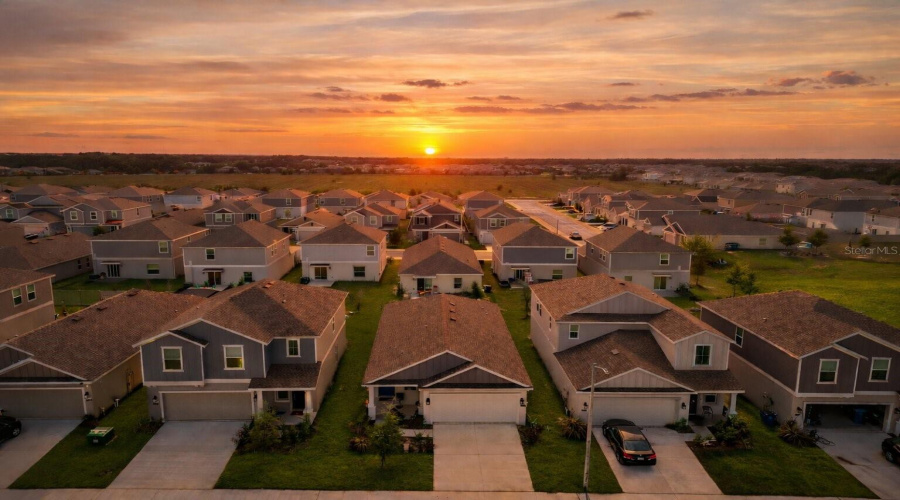 DAVENPORT, Florida 33837, 3 Bedrooms Bedrooms, ,2 BathroomsBathrooms,Residential,For Sale,WHITE WATER,0,MFRTB8494076