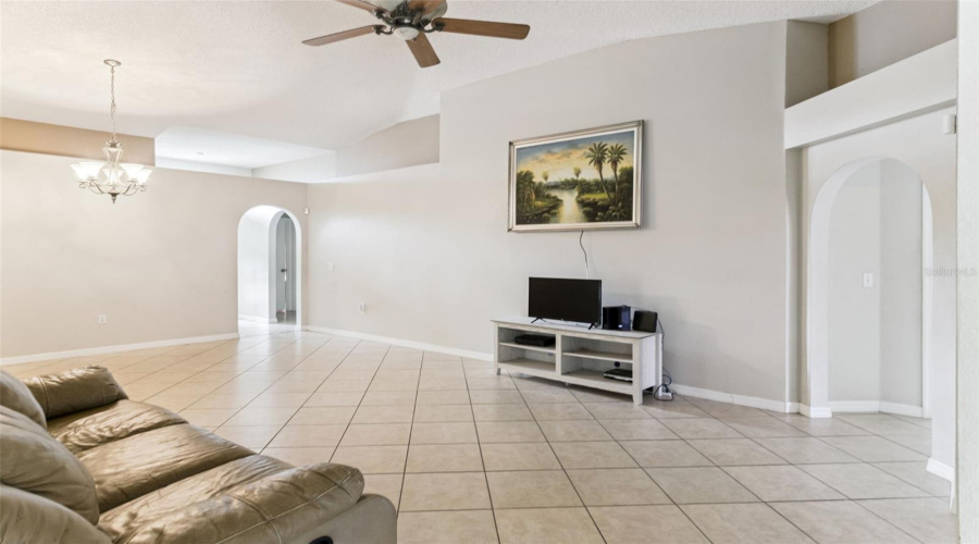 KISSIMMEE, Florida 34746, 4 Bedrooms Bedrooms, ,2 BathroomsBathrooms,Residential,For Sale,RIDGEWAY,0,MFRO6394661