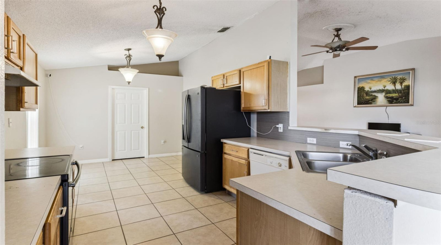 KISSIMMEE, Florida 34746, 4 Bedrooms Bedrooms, ,2 BathroomsBathrooms,Residential,For Sale,RIDGEWAY,0,MFRO6394661