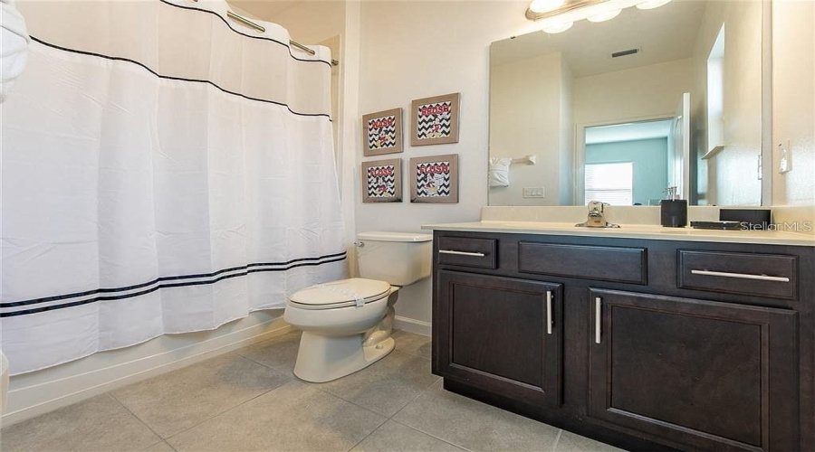 DAVENPORT, Florida 33837, 6 Bedrooms Bedrooms, ,5 BathroomsBathrooms,Residential,For Sale,ACORN,0,MFRO6395716