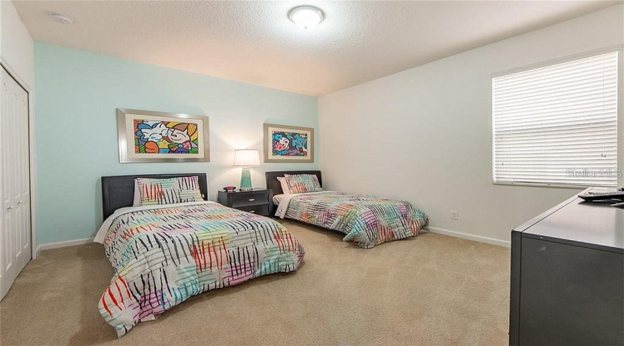 DAVENPORT, Florida 33837, 6 Bedrooms Bedrooms, ,5 BathroomsBathrooms,Residential,For Sale,ACORN,0,MFRO6395716