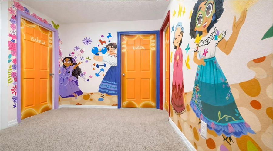 Encantada mural painted by local Orlando artist