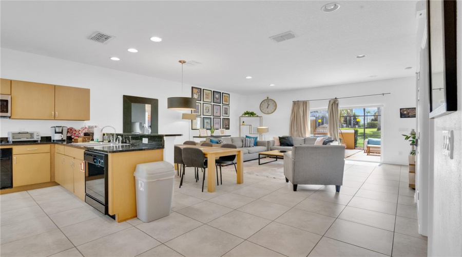 Kitchen/Dining room/Living room