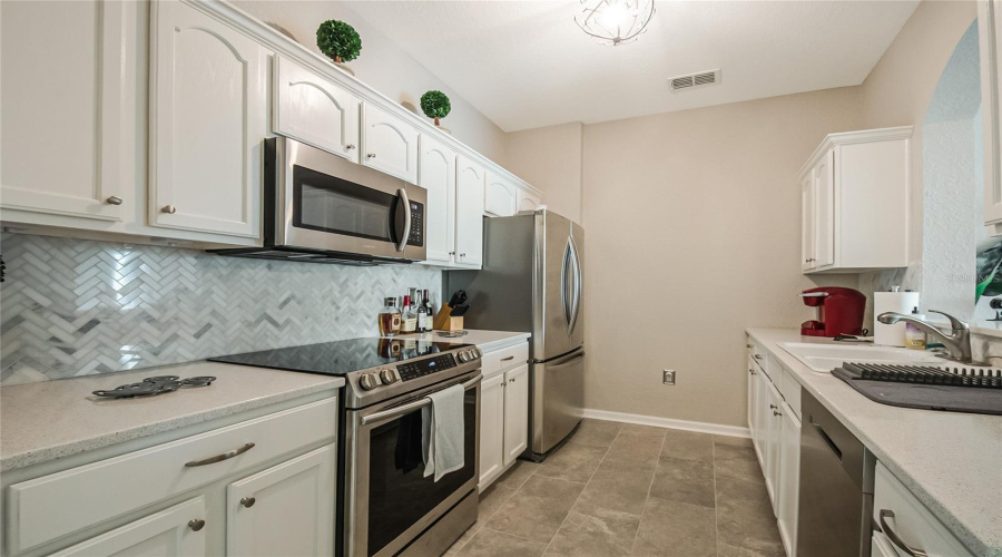 KISSIMMEE, Florida 34747, 3 Bedrooms Bedrooms, ,2 BathroomsBathrooms,Residential,For Sale,ALMATON,0,MFRO6396048