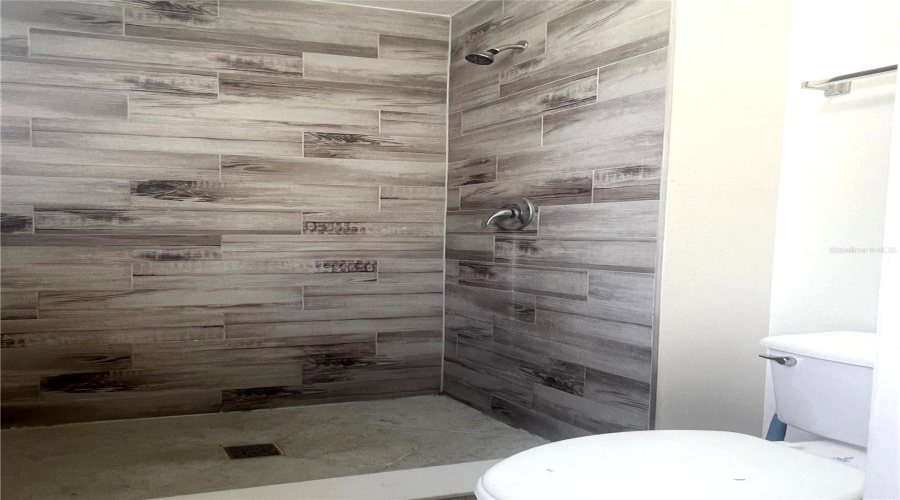 DAVENPORT, Florida 33897, 5 Bedrooms Bedrooms, ,3 BathroomsBathrooms,Residential,For Sale,MILFORD,0,MFRS5147195