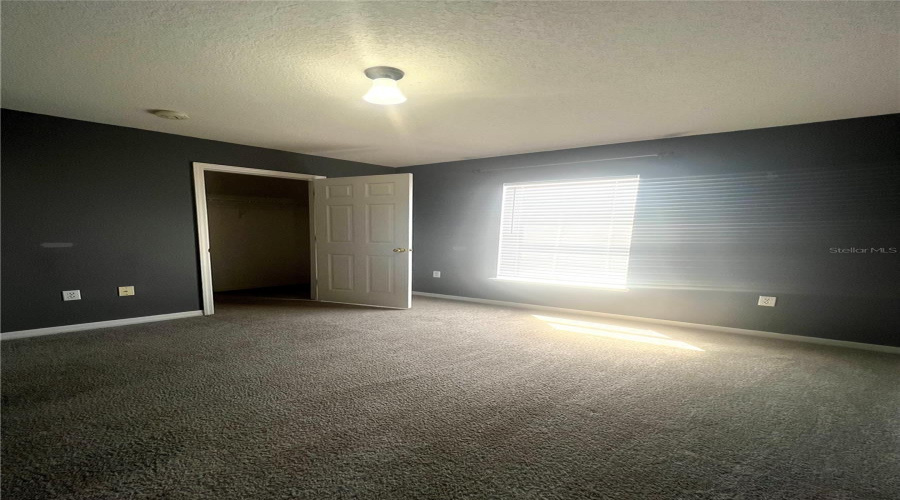 DAVENPORT, Florida 33897, 5 Bedrooms Bedrooms, ,3 BathroomsBathrooms,Residential,For Sale,MILFORD,0,MFRS5147195