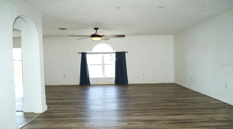 DAVENPORT, Florida 33897, 5 Bedrooms Bedrooms, ,3 BathroomsBathrooms,Residential,For Sale,MILFORD,0,MFRS5147195