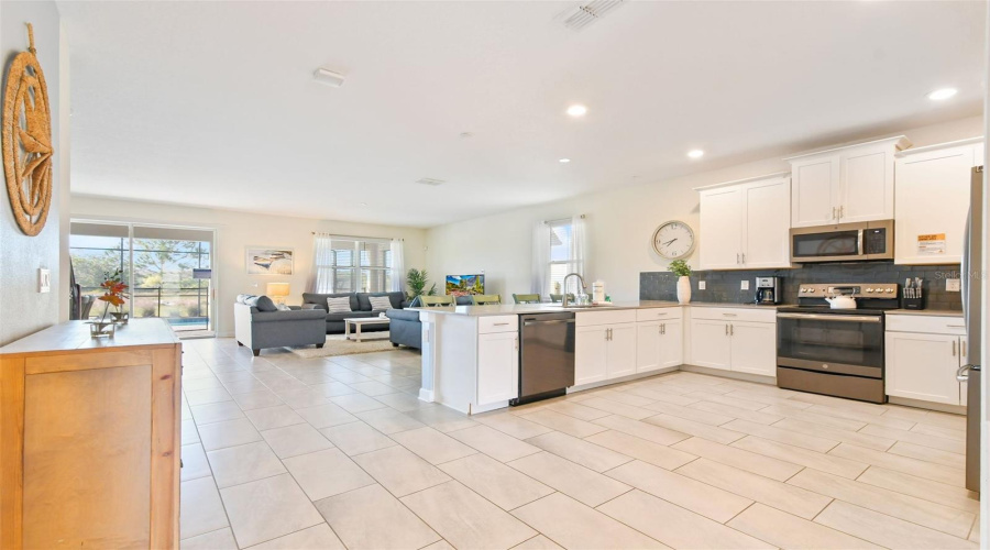 KISSIMMEE, Florida 34746, 8 Bedrooms Bedrooms, ,5 BathroomsBathrooms,Residential,For Sale,STANZA CT,0,MFRO6396220