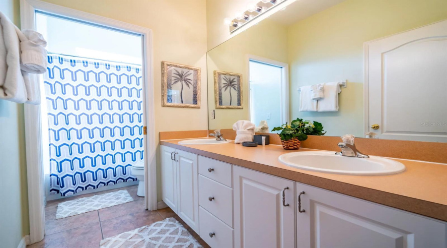 Upstairs Hall Bath with dual sinks