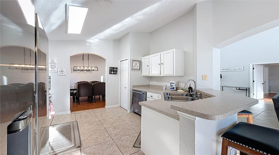 DAVENPORT, Florida 33897, 5 Bedrooms Bedrooms, ,4 BathroomsBathrooms,Residential,For Sale,SEVILLA,0,MFRS5147162