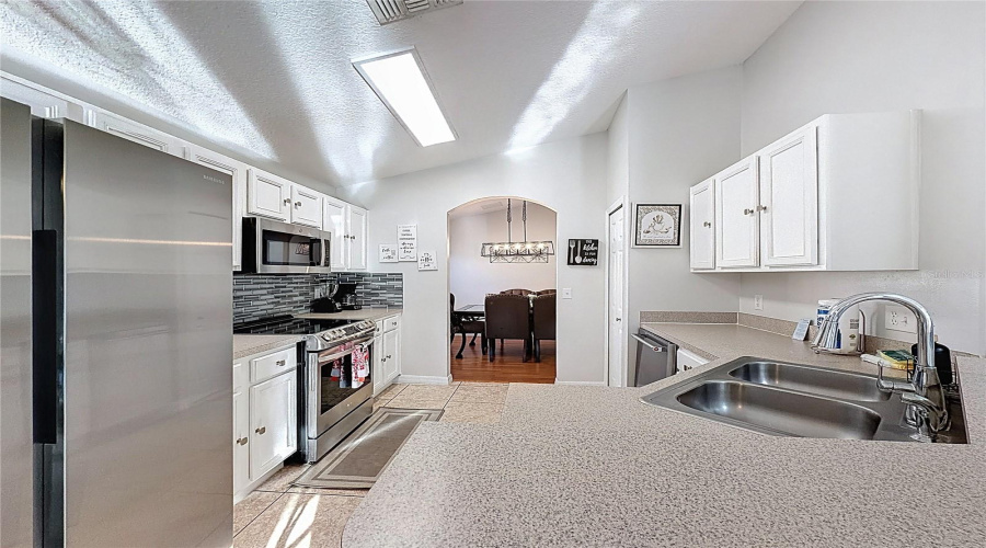 DAVENPORT, Florida 33897, 5 Bedrooms Bedrooms, ,4 BathroomsBathrooms,Residential,For Sale,SEVILLA,0,MFRS5147162